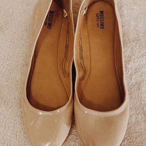 Nude Flats